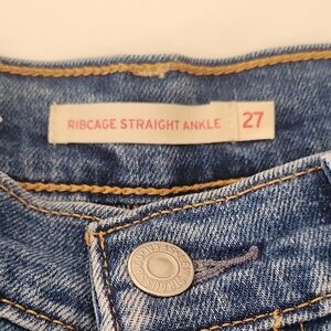 Levi's Women's Ribcage Straight Ankle Jeans